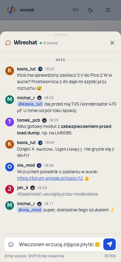 Wirechat na telefonie jako panel wysuwany od dołu ekranu, jasny motyw